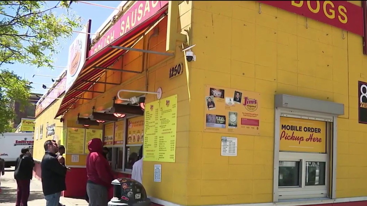 Jim’s Original announces move after 85 years near Maxwell Street: 'Bittersweet'