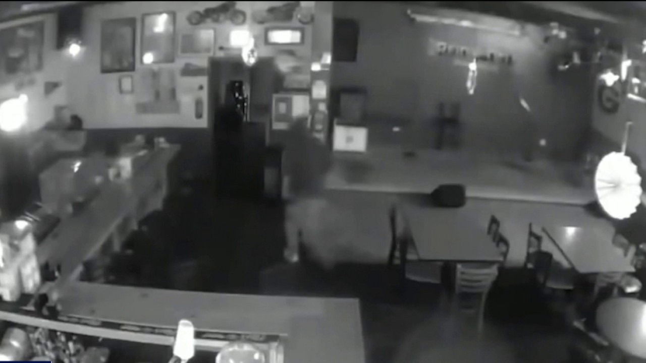 Mableton deli break in yields stolen cash bags