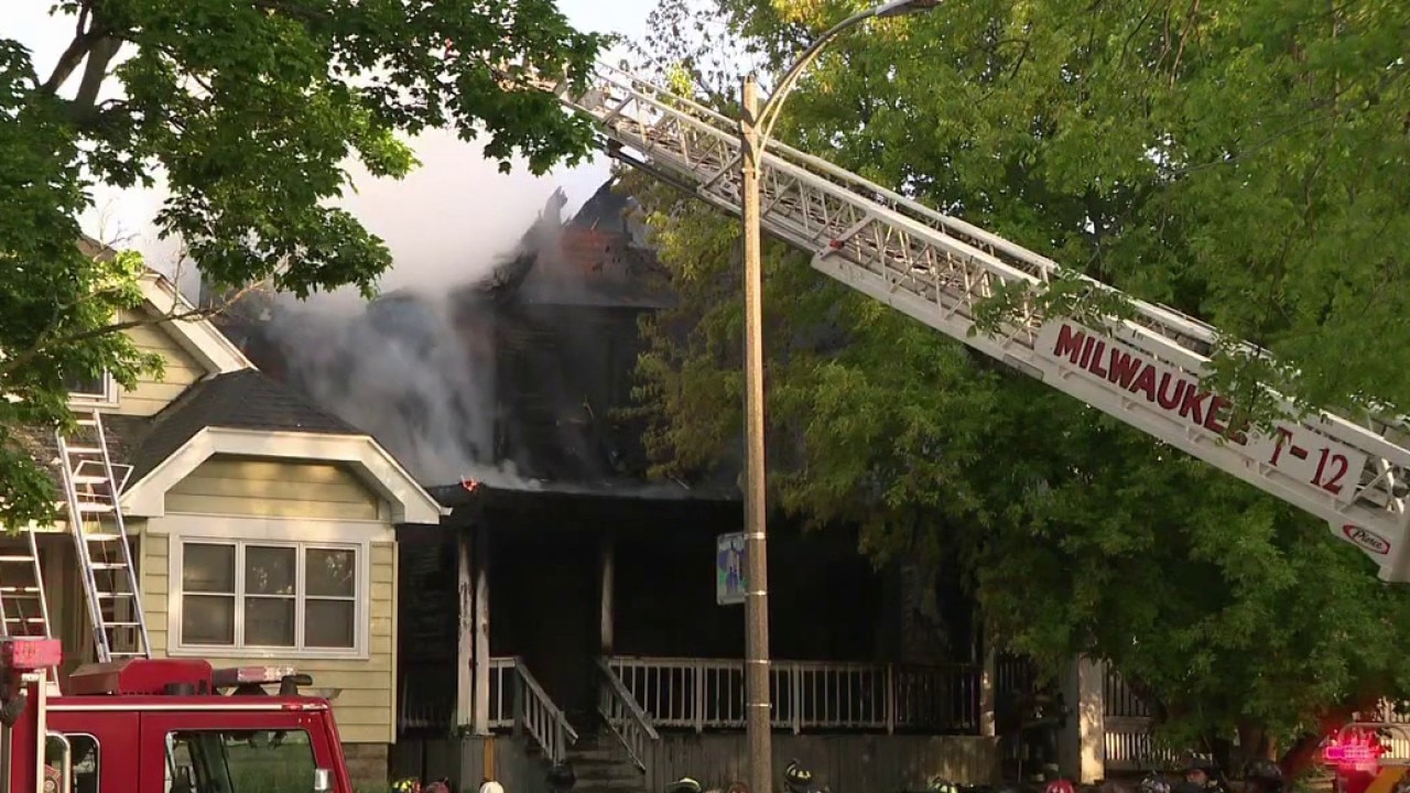 Milwaukee fire; 3 homes damaged on north side