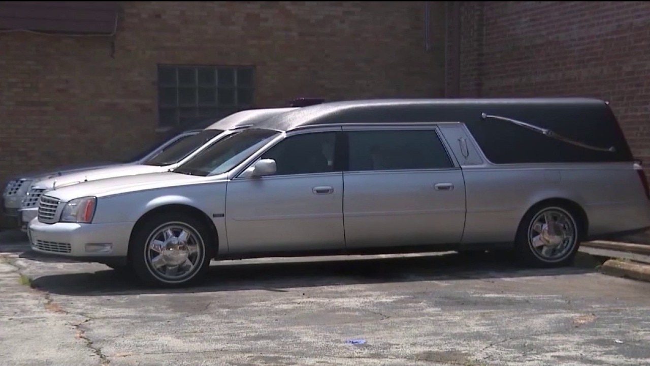 Families seek FBI investigation into Chicago funeral home after dozens of bodies found