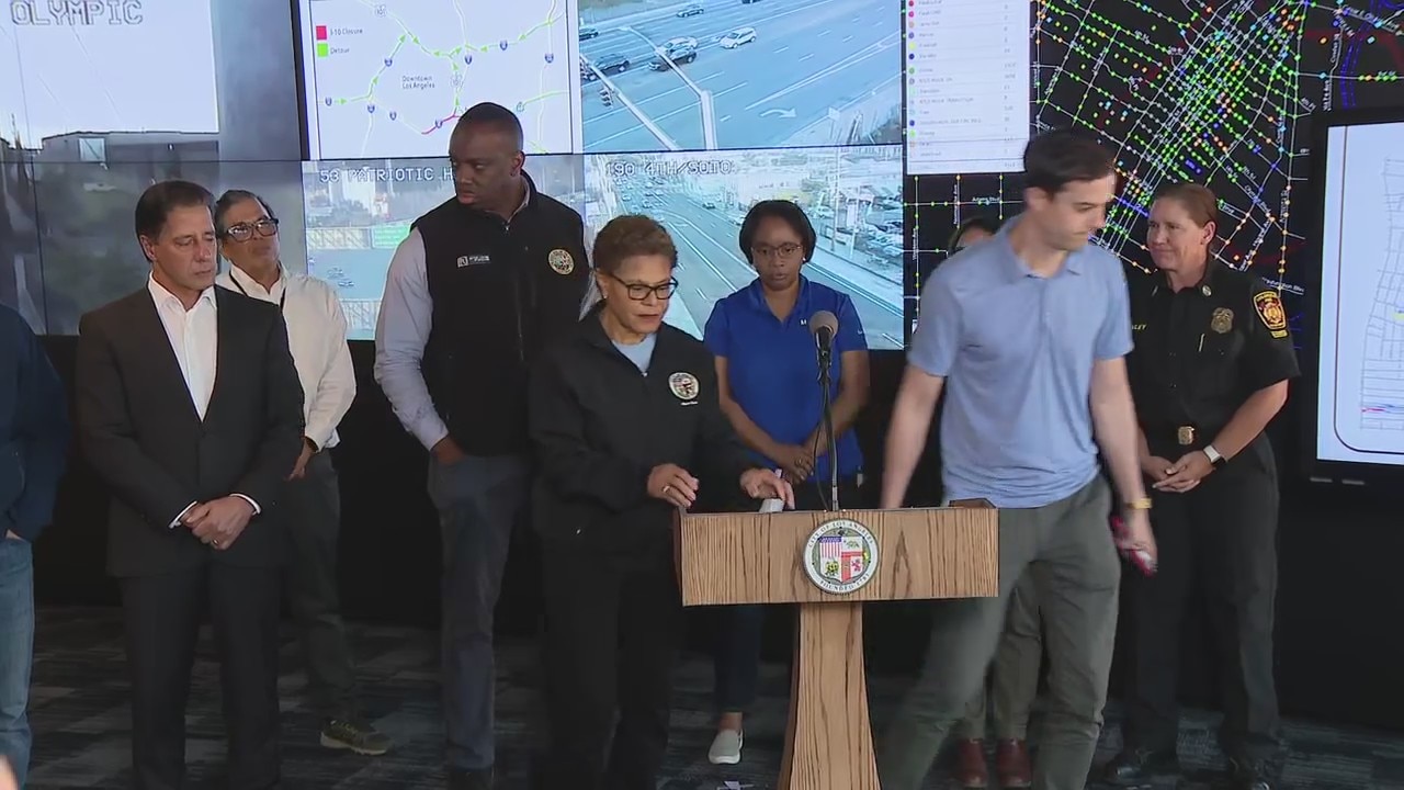 Detours announced after 10 freeway fire