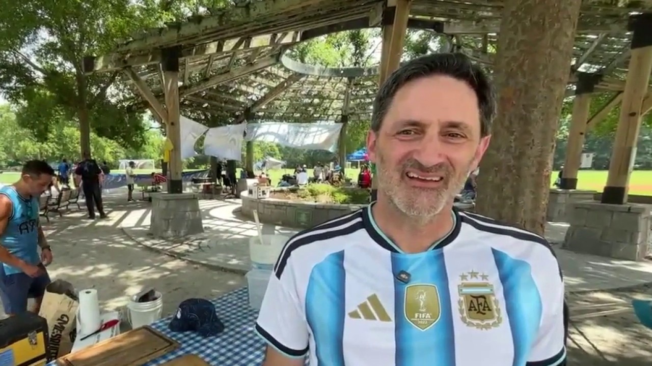 Argentine fans bring the 'Fiesta' to Midtown ahead of match