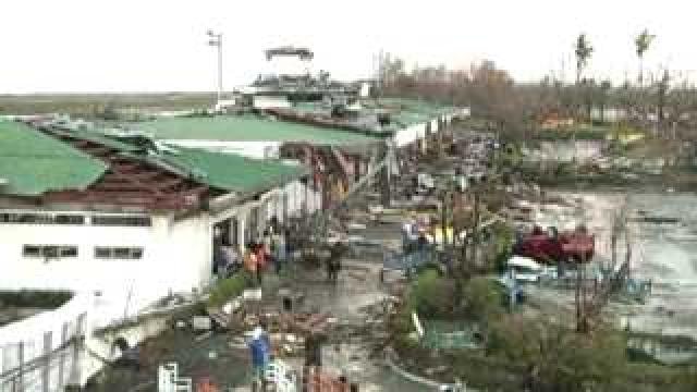 Over 1,000 dead after Typhoon Haiyan hits Philippines