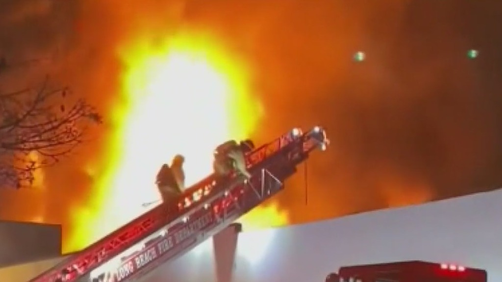 Firefighters injured battling Long Beach strip mall fire