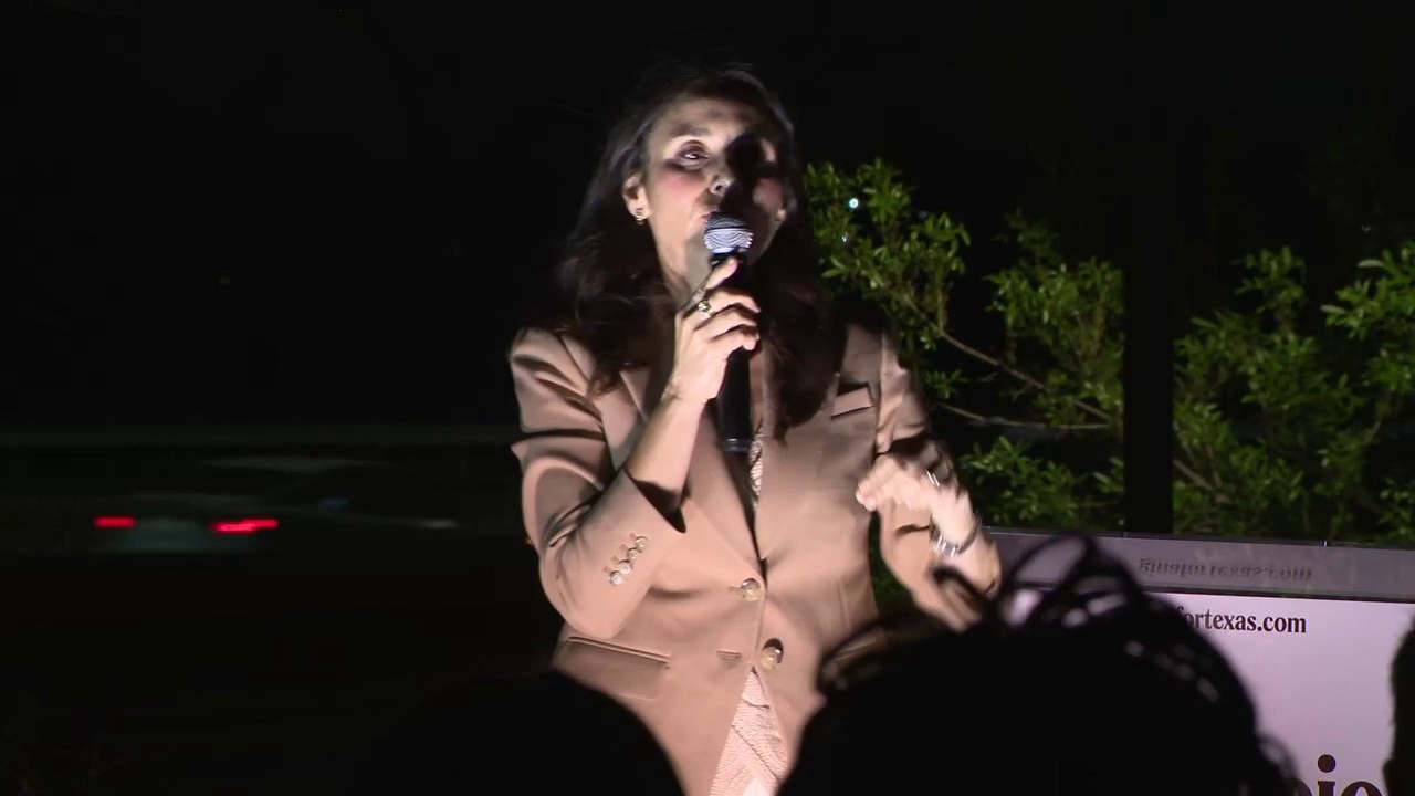Gina Hinojosa winsTexas Dem primary for governor