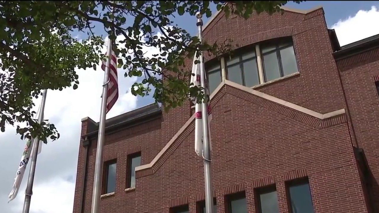 Airbnb owner urges Arlington Heights to reconsider ban