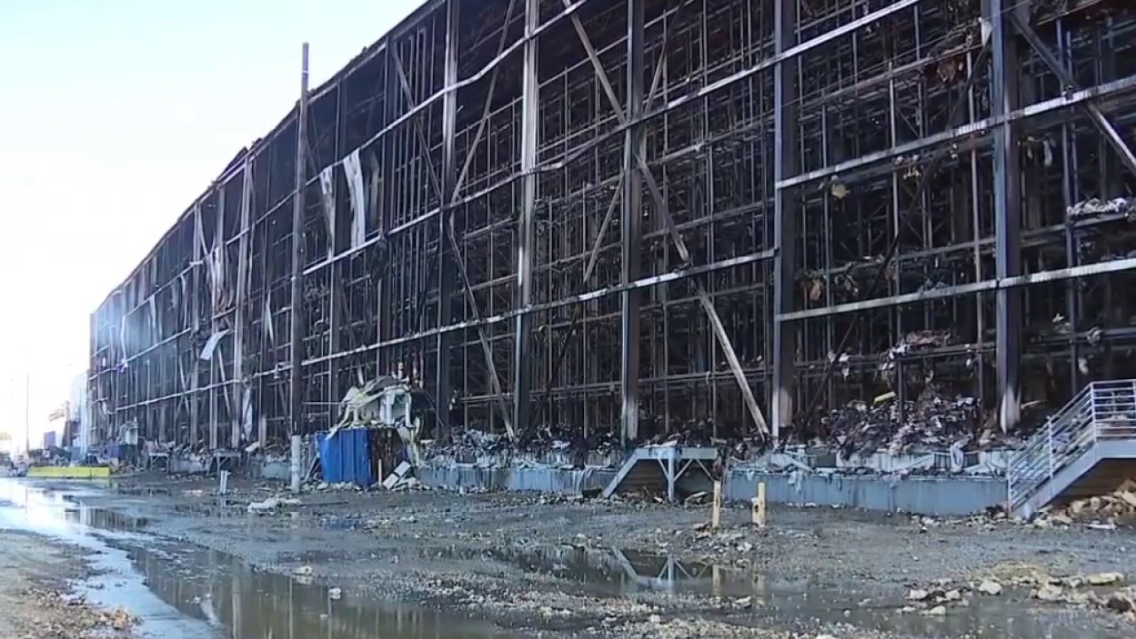 Boyle Heights residents endure health issues, lingering odors
