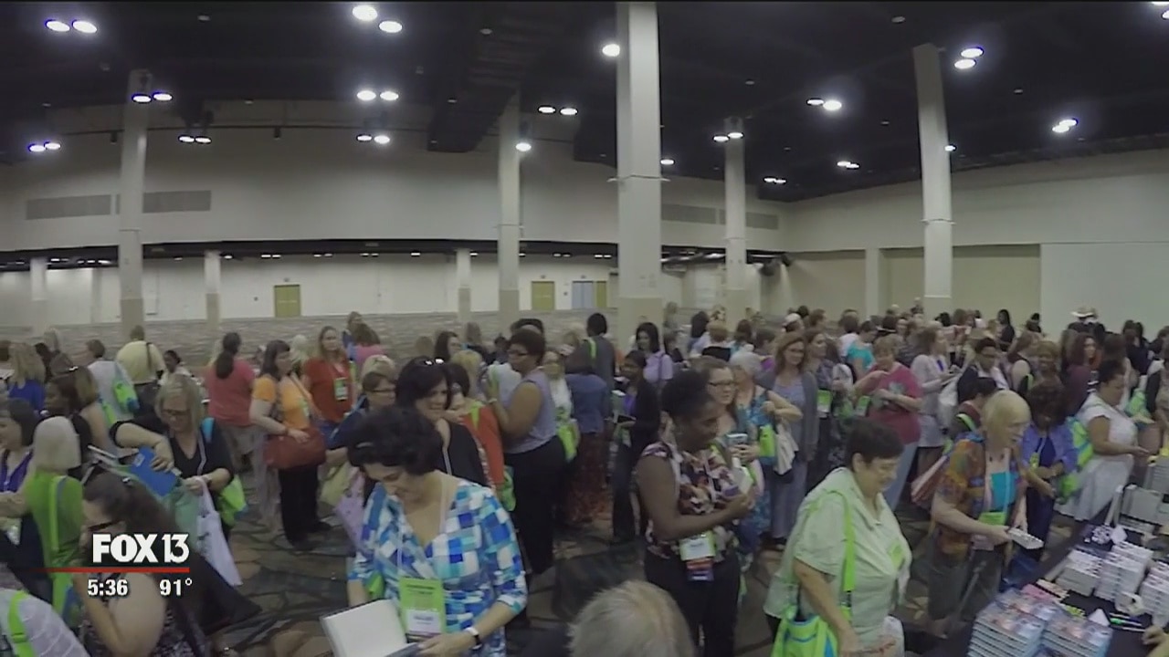 Romance writers connect with fans