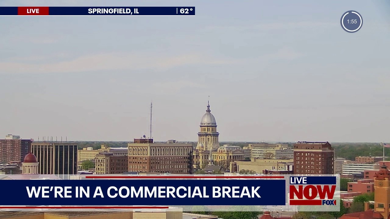 Iran FM: Strait of Hormuz passage open for vessels 