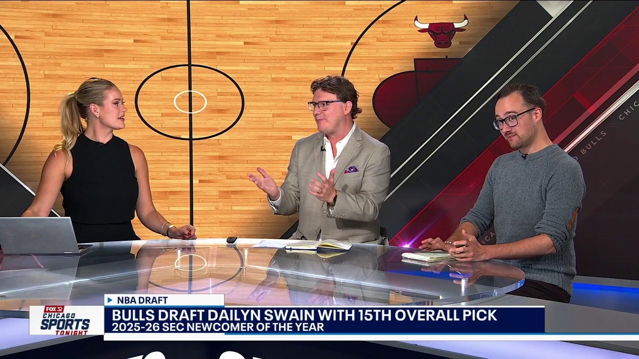 Reacting to a Blackhawks trade & the Bulls' draft | Chicago Sports Tonight