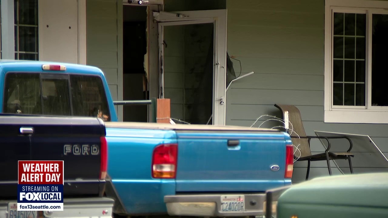 Suspect exchanges gunfire with deputies in Rainier, deputy hurt