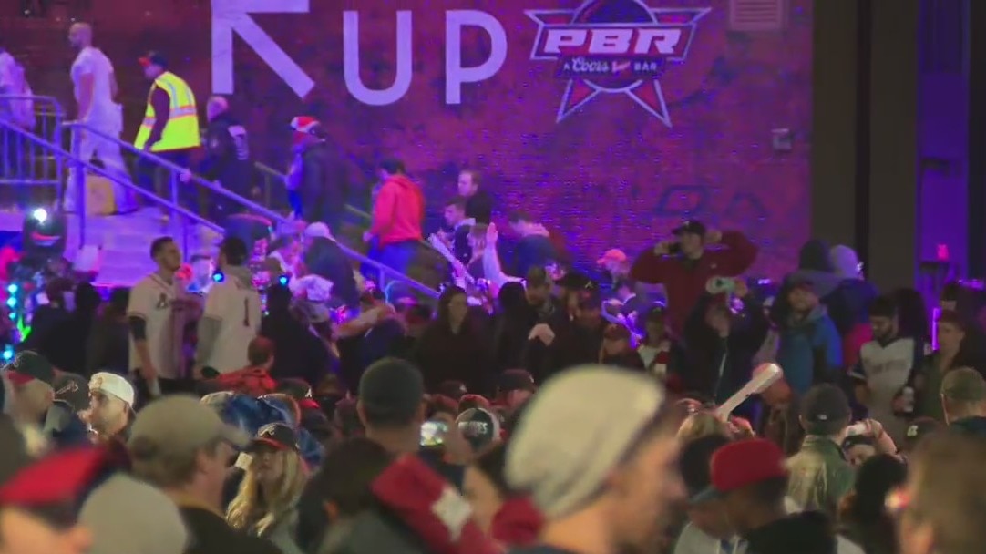 Braves fans pack The Battery