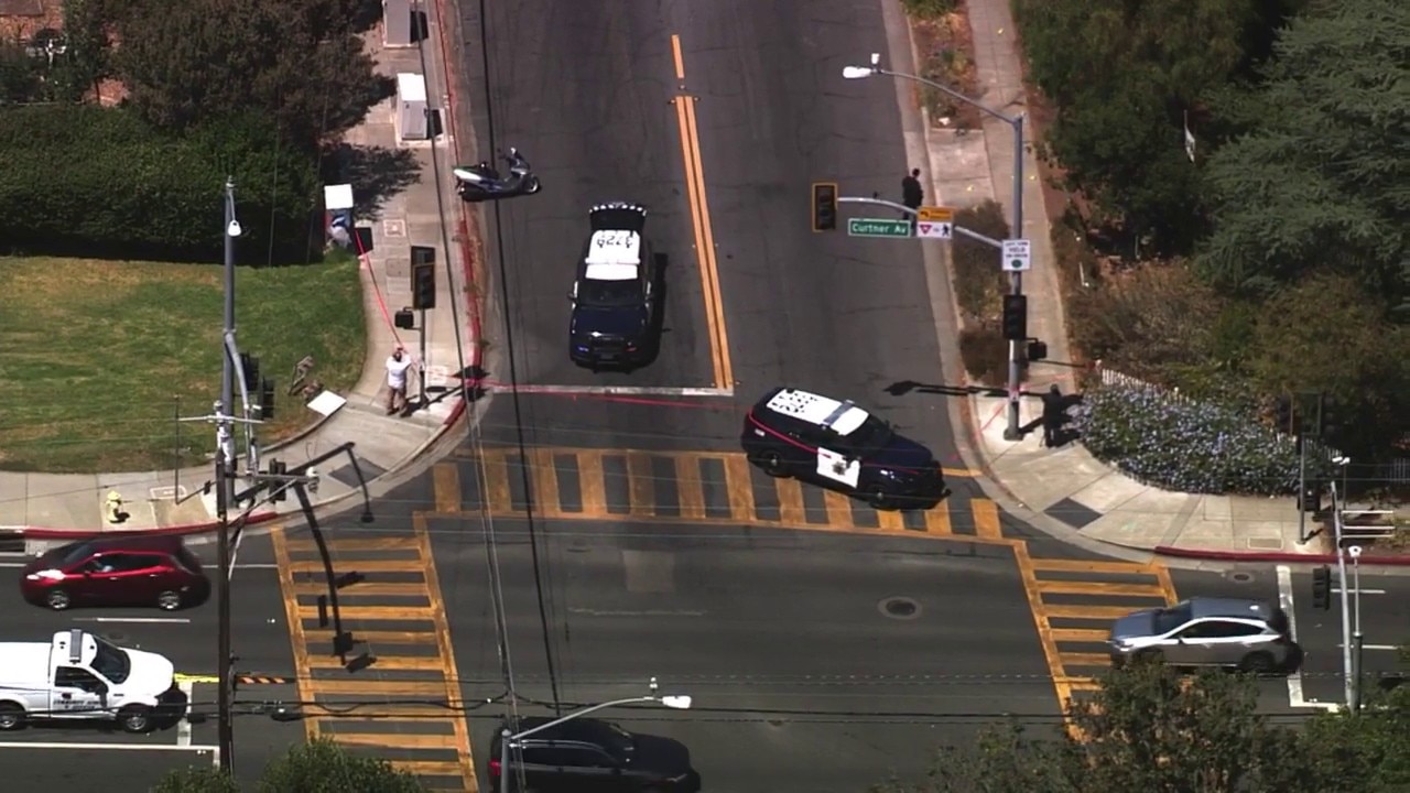 2 stabbed in San Jose road rage incident; suspect at large