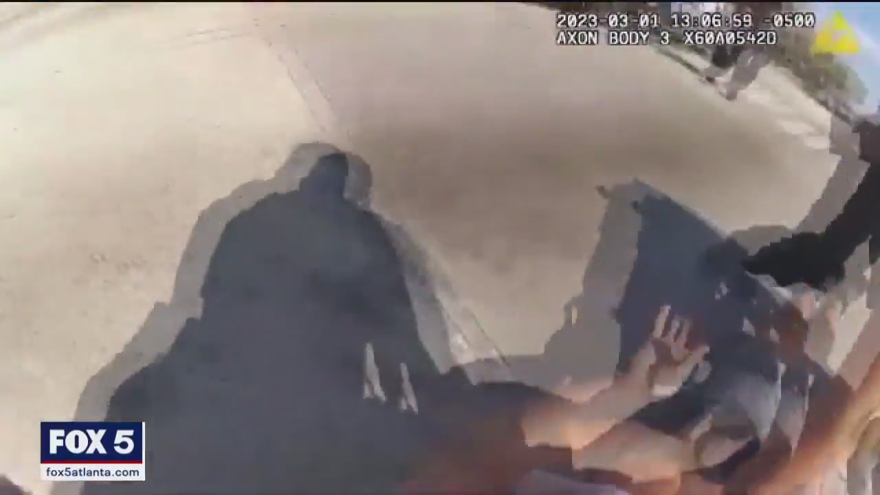 Female officer takes down burglary suspect
