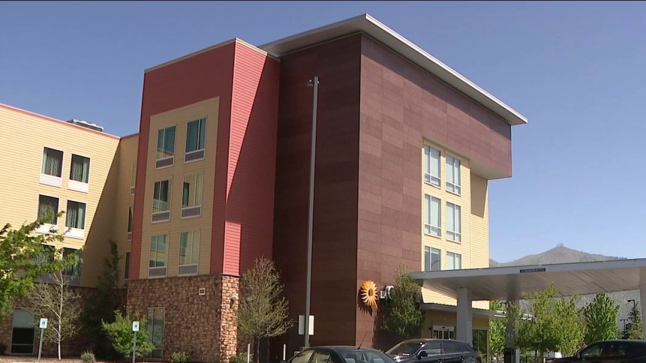 Mom facing homicide, child abuse charges after toddler found dead at Flagstaff hotel