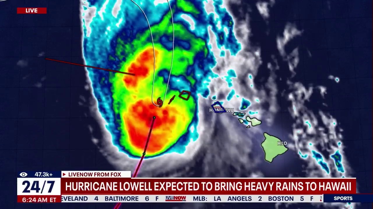 Hurricane Lowell makes direct hit on Hawaii