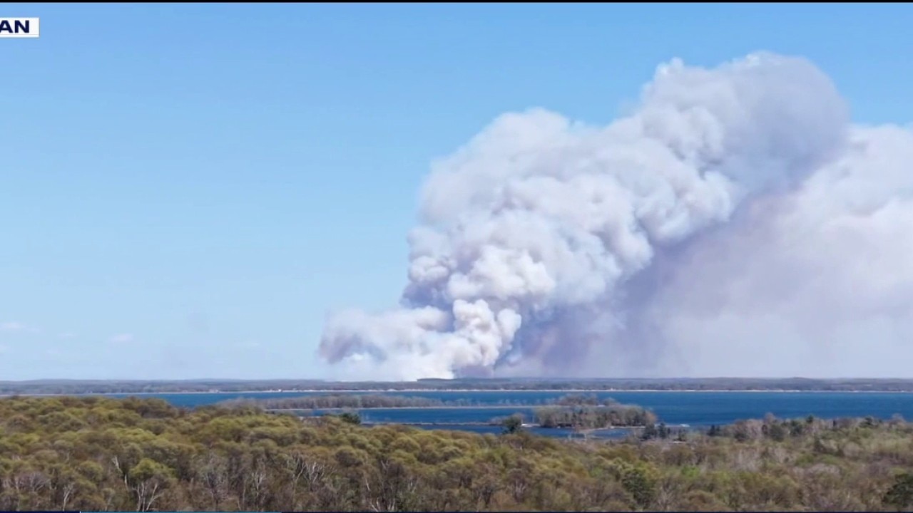 Crews battling Flanders, Stewart Trail wildfires in northern Minnesota