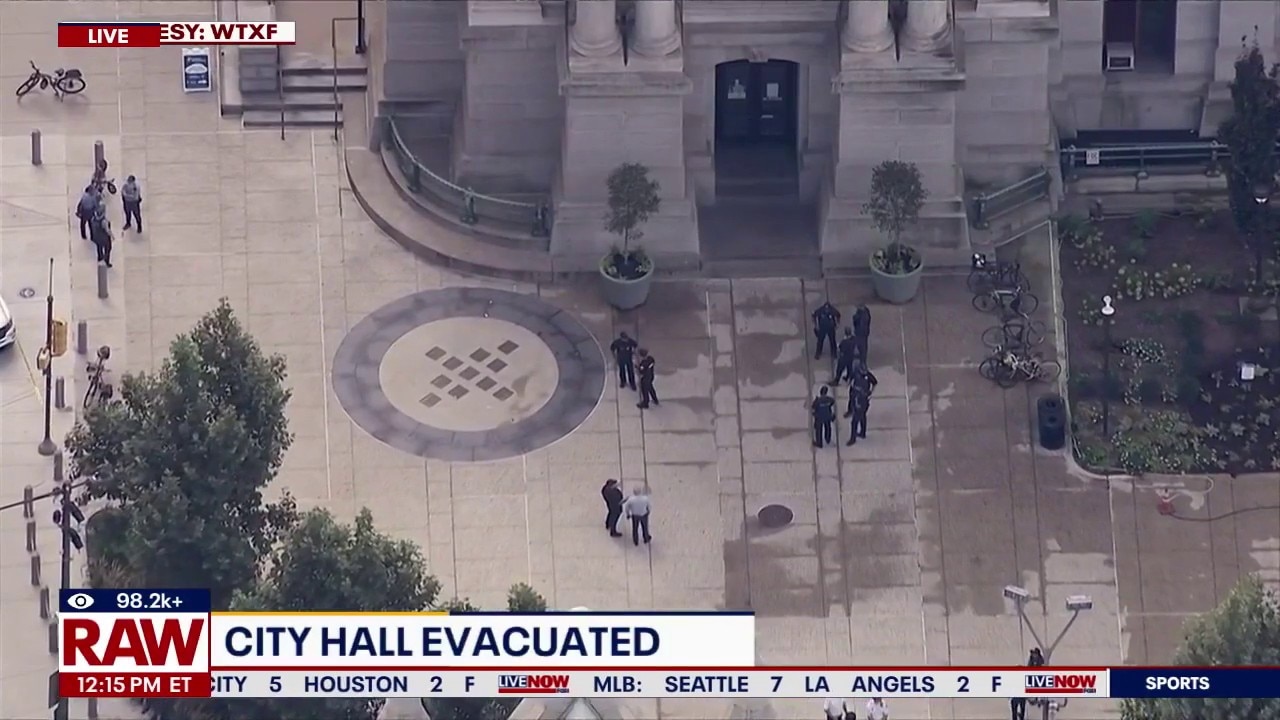 Philly City Hall cleared after suspicious package found
