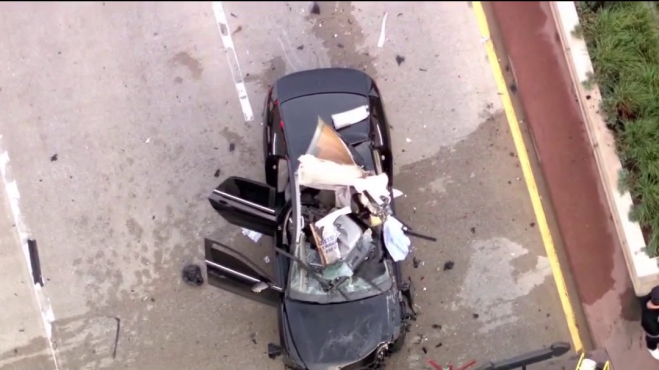 Serious crash closes Roosevelt Road in Chicago's Dearborn Park