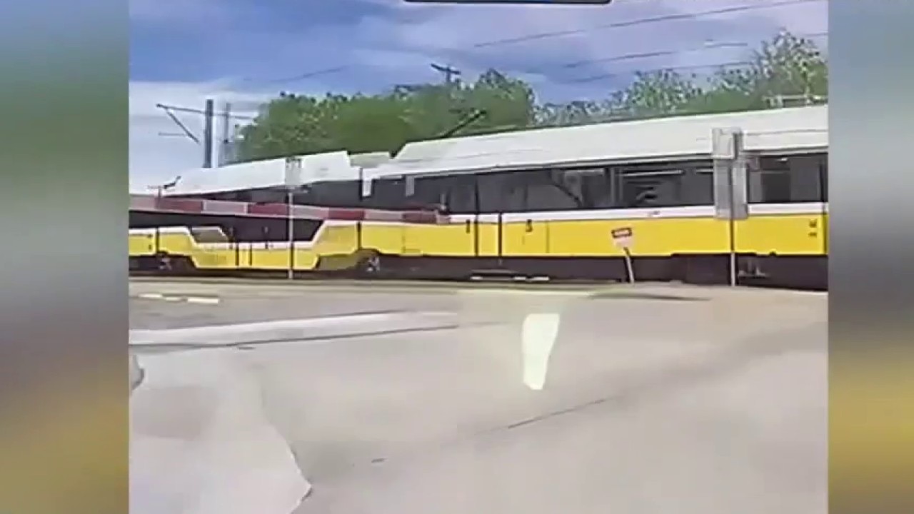 Texas Tesla driver narrowly avoids autopilot disaster