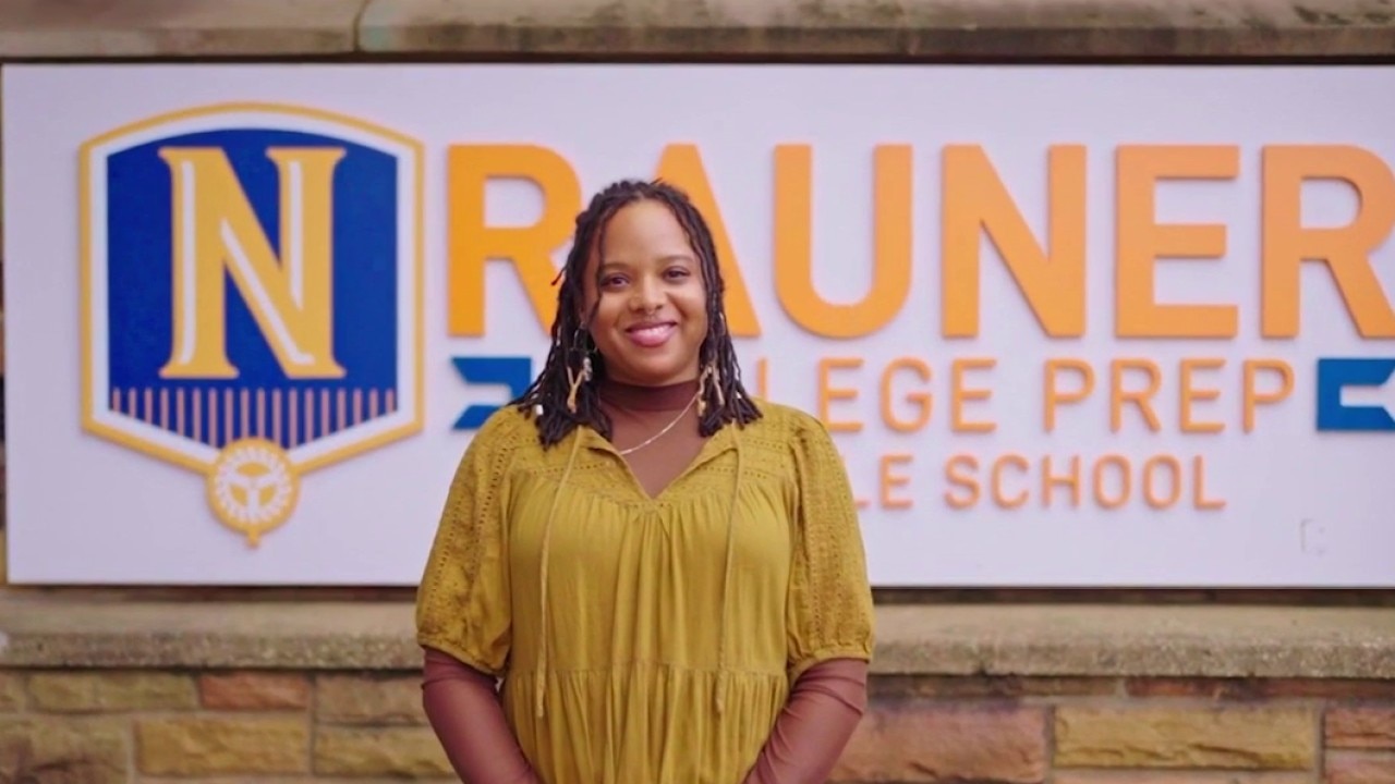 Chicago teacher leads students to 318 college acceptances