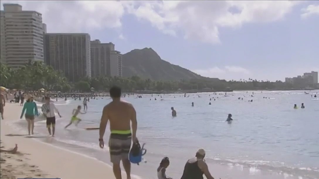 Debate over allowing tourist back on Maui