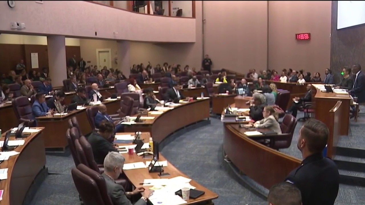 Clashing ordinances all lost in Chicago City Council -- what happens next?
