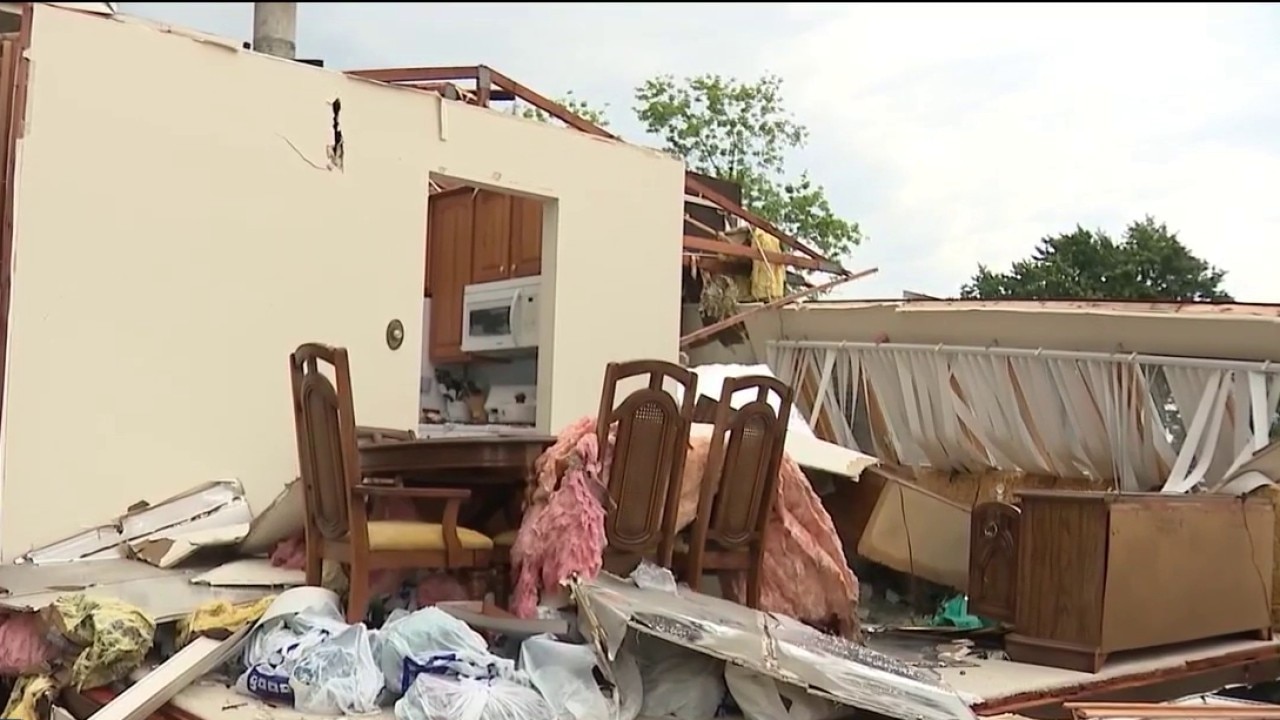 At least 2 tornadoes confirmed in Chicago suburbs during Monday's storms