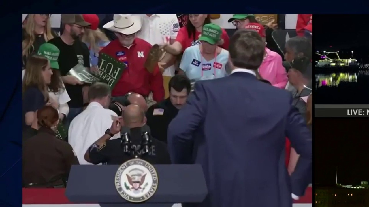 J.D. Vance enteres crowd during medical emergency at Nebraska GOP rally 