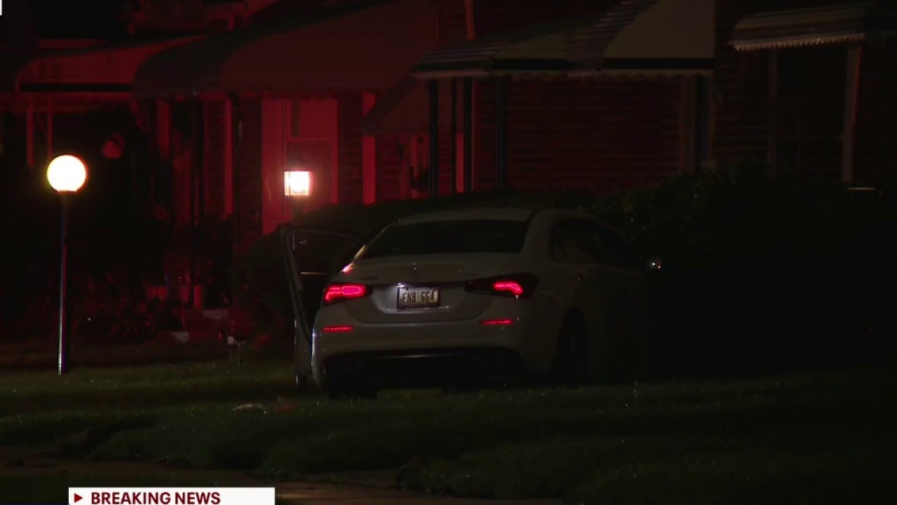Man found fatally wounded inside car on Detroit's west side