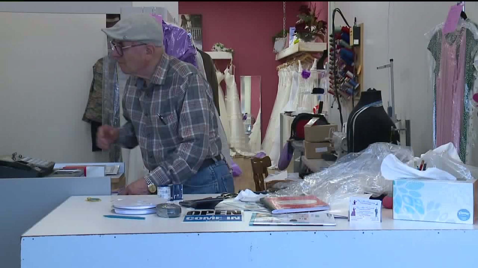 Gowns stolen from Lynnwood bridal shop