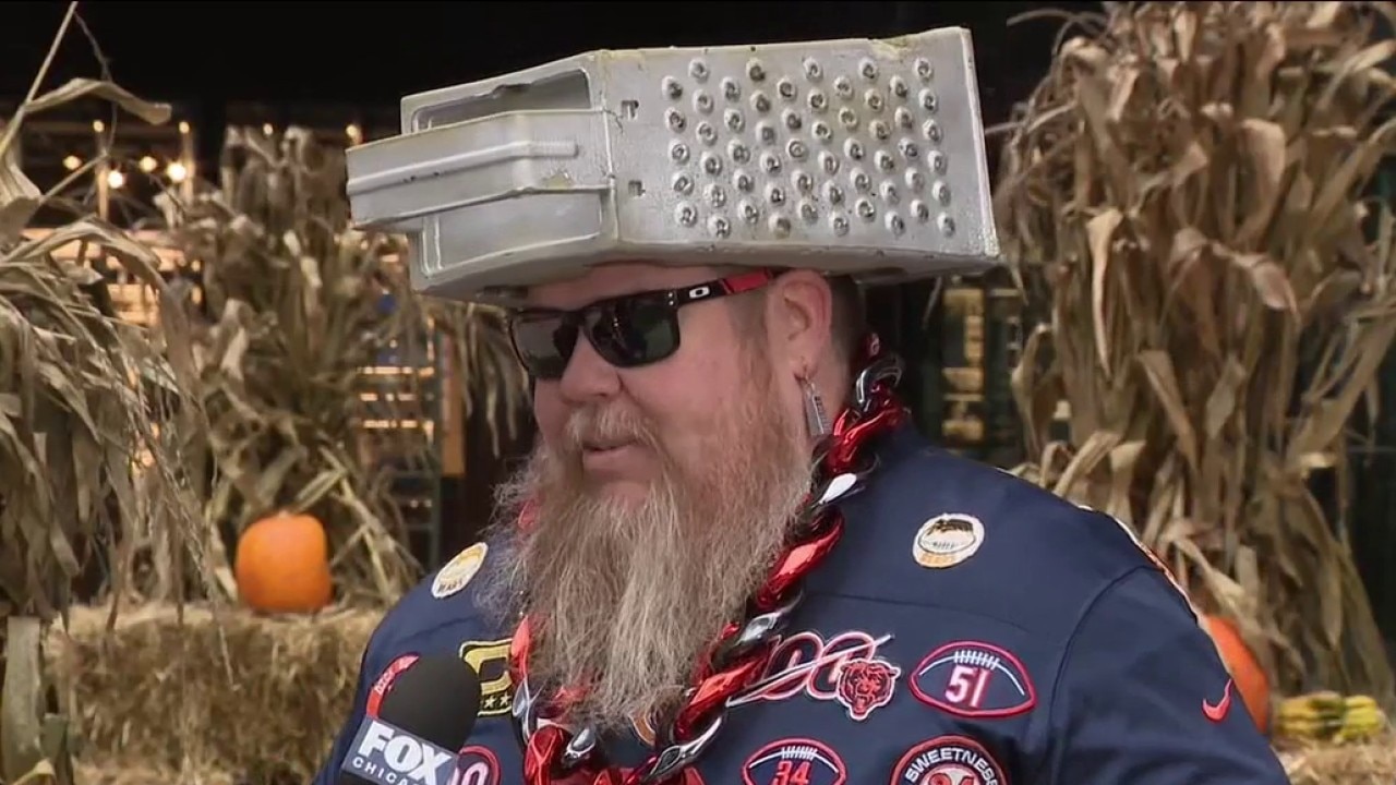 Bears superfans get emotional reacting to death of Mike Ditka: 'We lost coach'