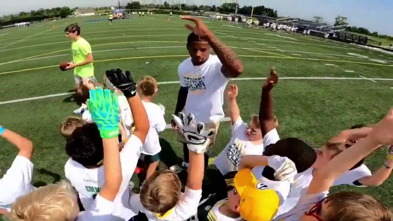Matthew Golden hosts youth football camps