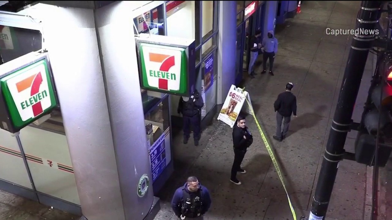 2 shot inside Chicago 7-Eleven
