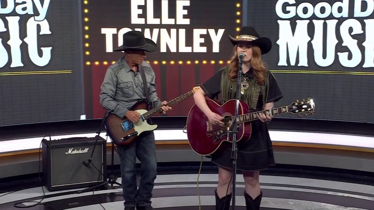 Elle Townley performs in FOX 7 Austin studios