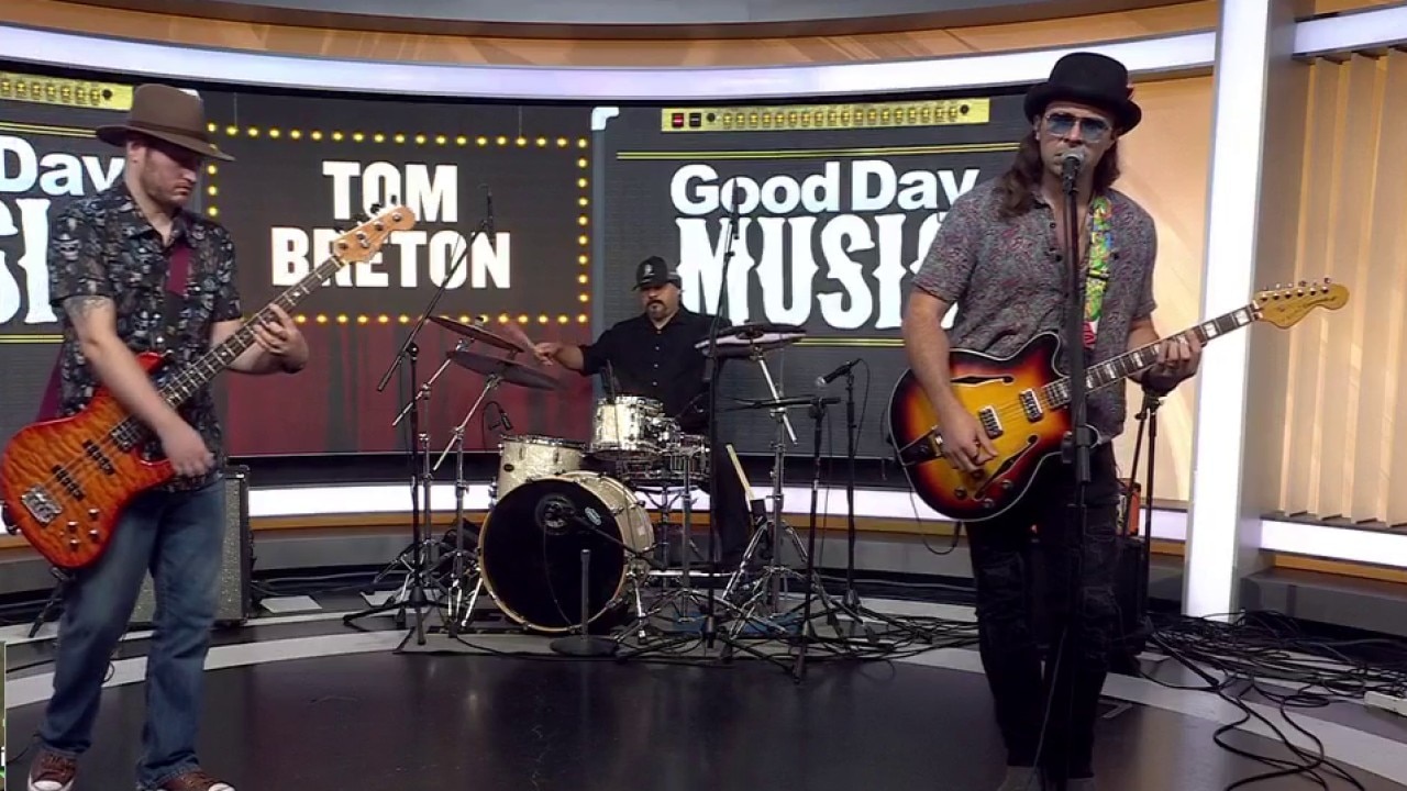Tom Breton performs in FOX 7 Austin studios