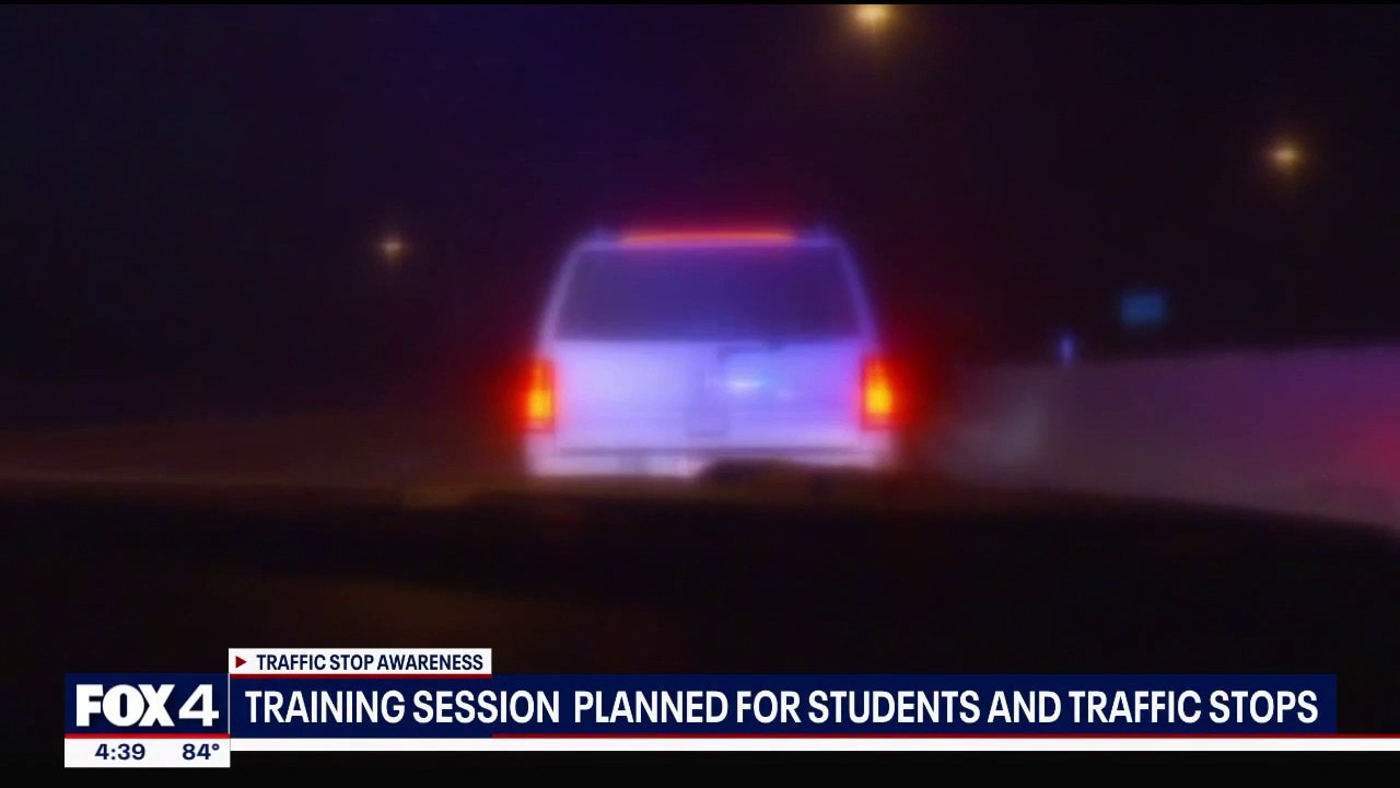 Dallas police hold traffic stop simulation for students with learning disabilities