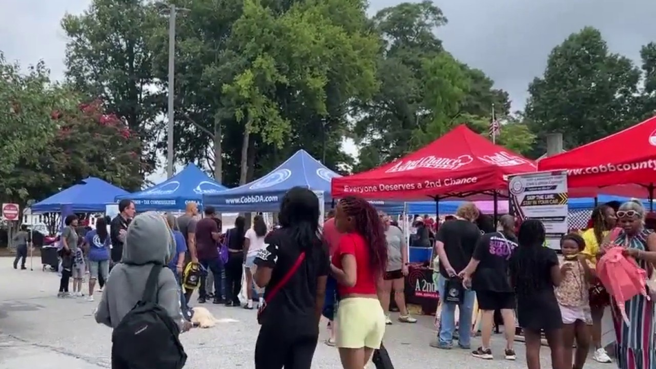 Mableton hosts 'Road to Success' back-to-school drive