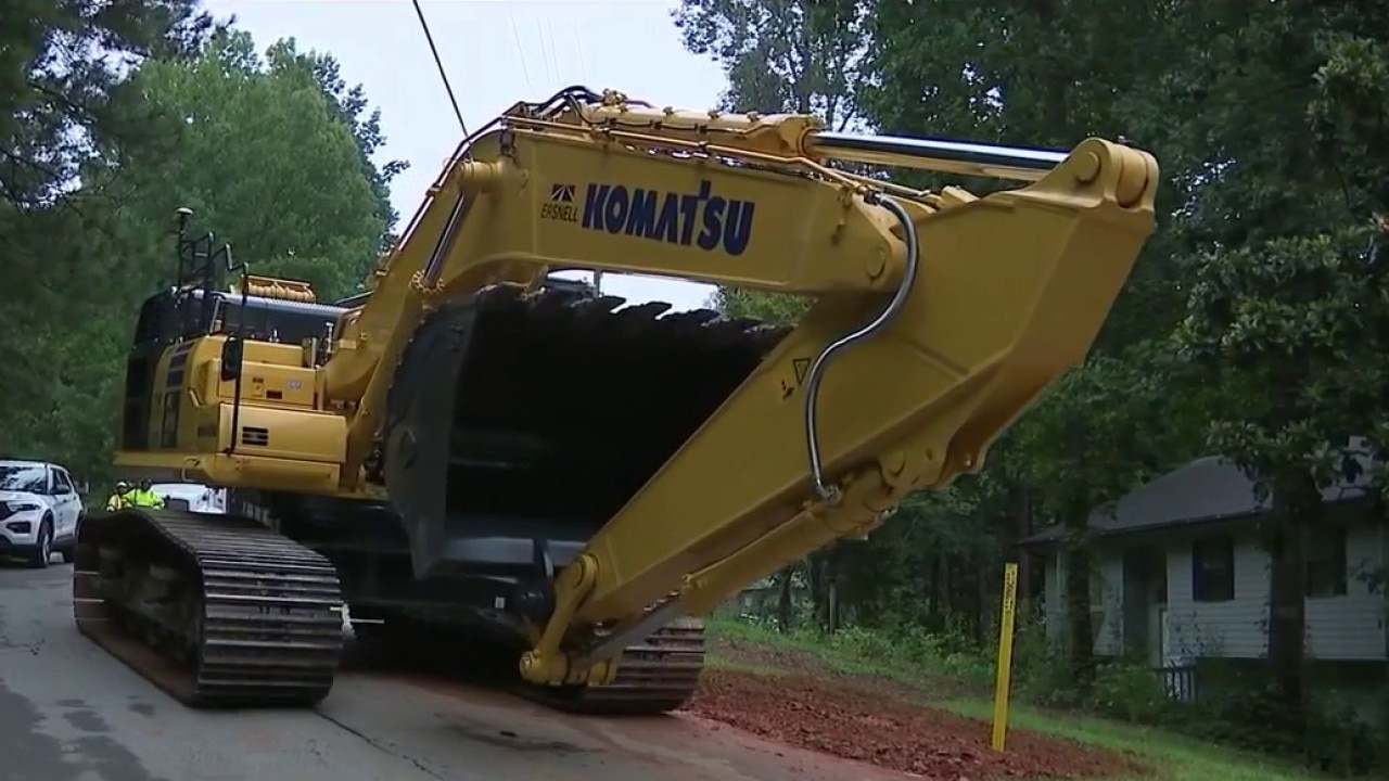 Heavy rain causes road collapse and power outages in Hall County
