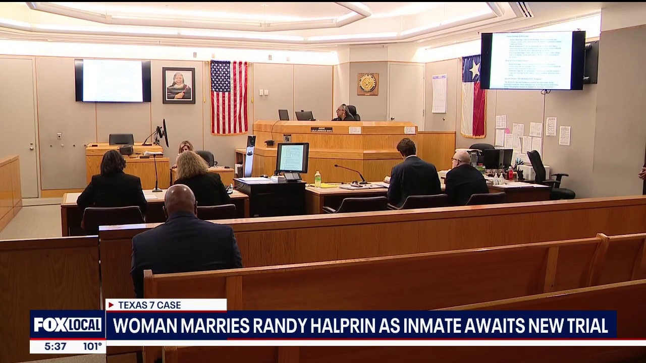 Texas 7 escapee marries before new trial