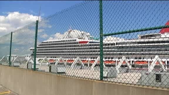 Carnival Triumph leaves Mobile
