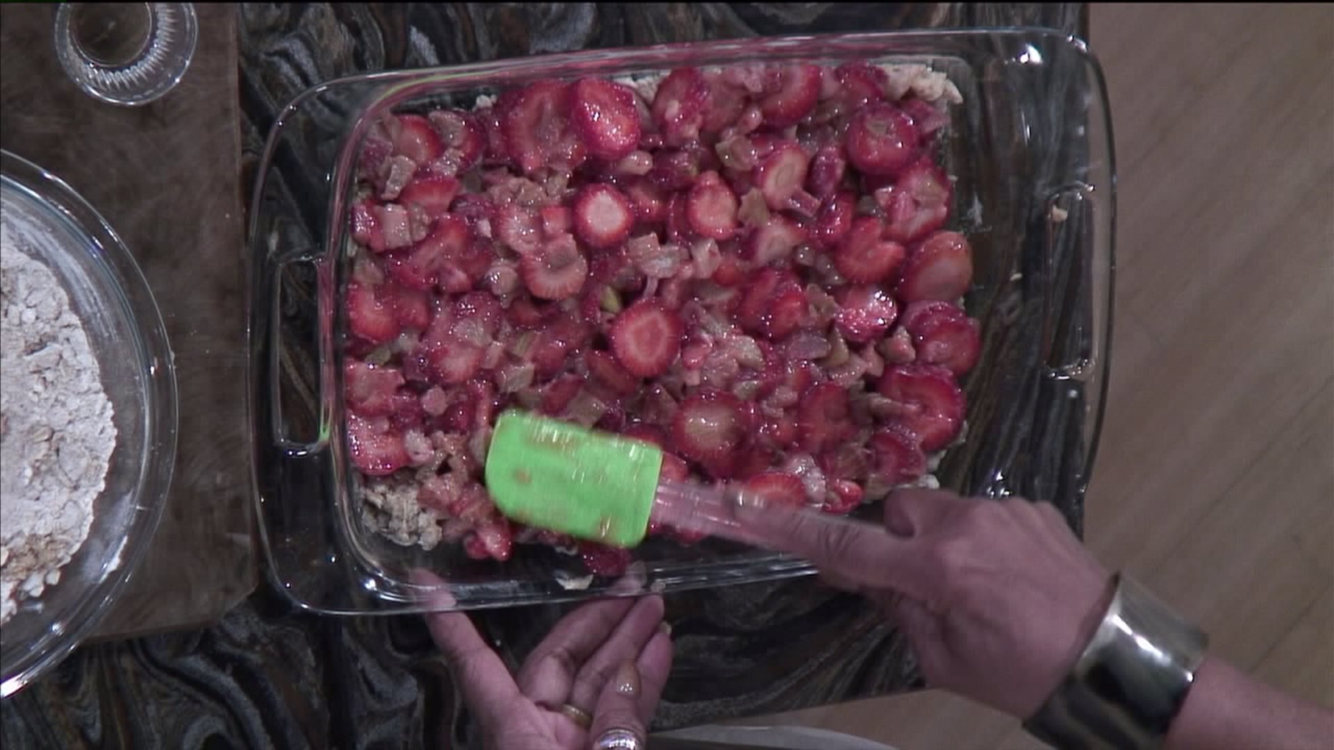 Rhubarb Strawberry Crunch
