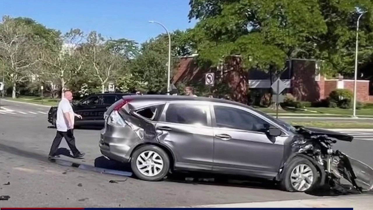 Suspected car thief tackled by Detroit priest