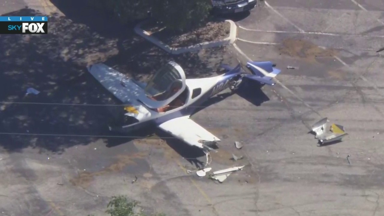 Small Cessna plane crashes in Pacoima