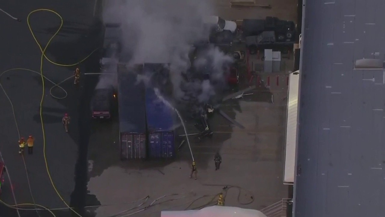 Helicopter crashes in Chatsworth 