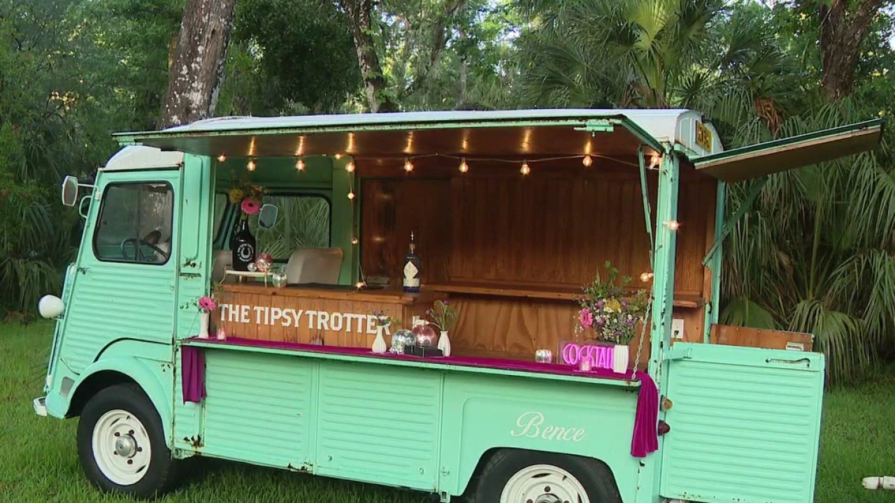 The Tipsy Trotter Mobile Bar Co.