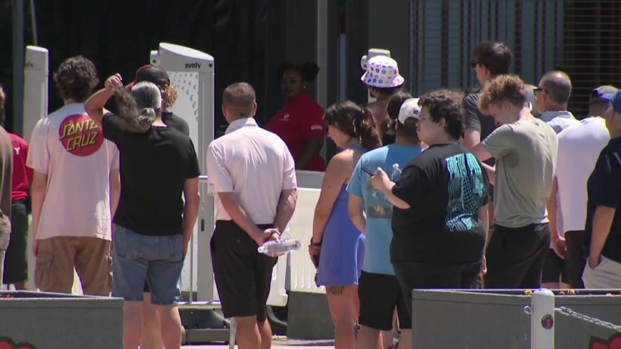 Beating heat, dodging rain at Summerfest