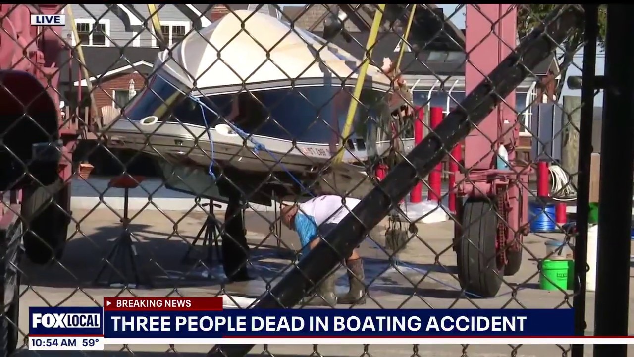 Boating accident leaves 3 dead on Lake St. Clair
