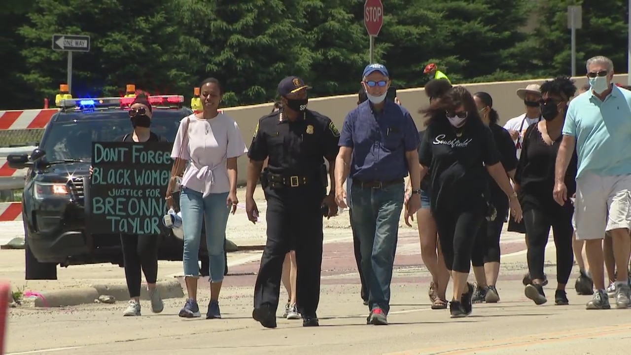 Plymouth-Canton teacher organizes peaceful prayer march in Southfield