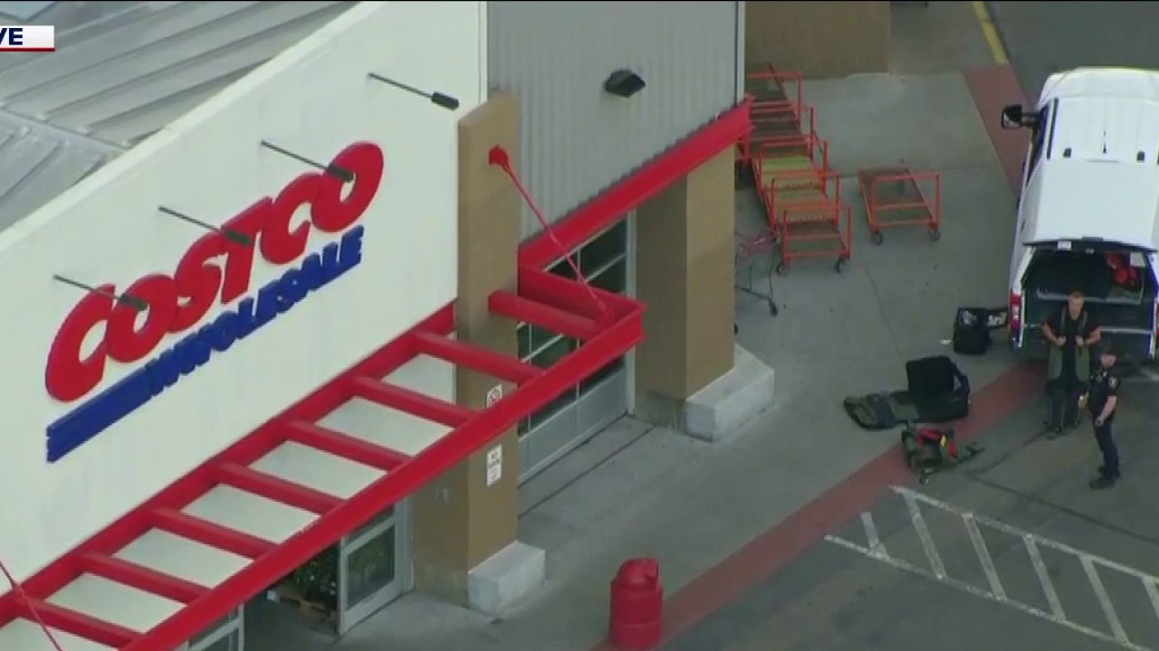 Public urged to avoid Costco in Chicago’s northwest suburbs as police investigate
